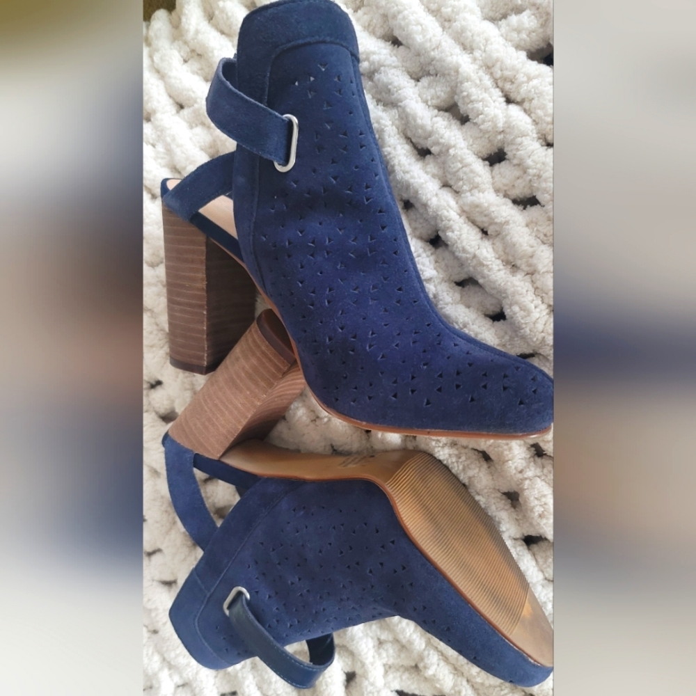 Blue Crown & Ivy booties